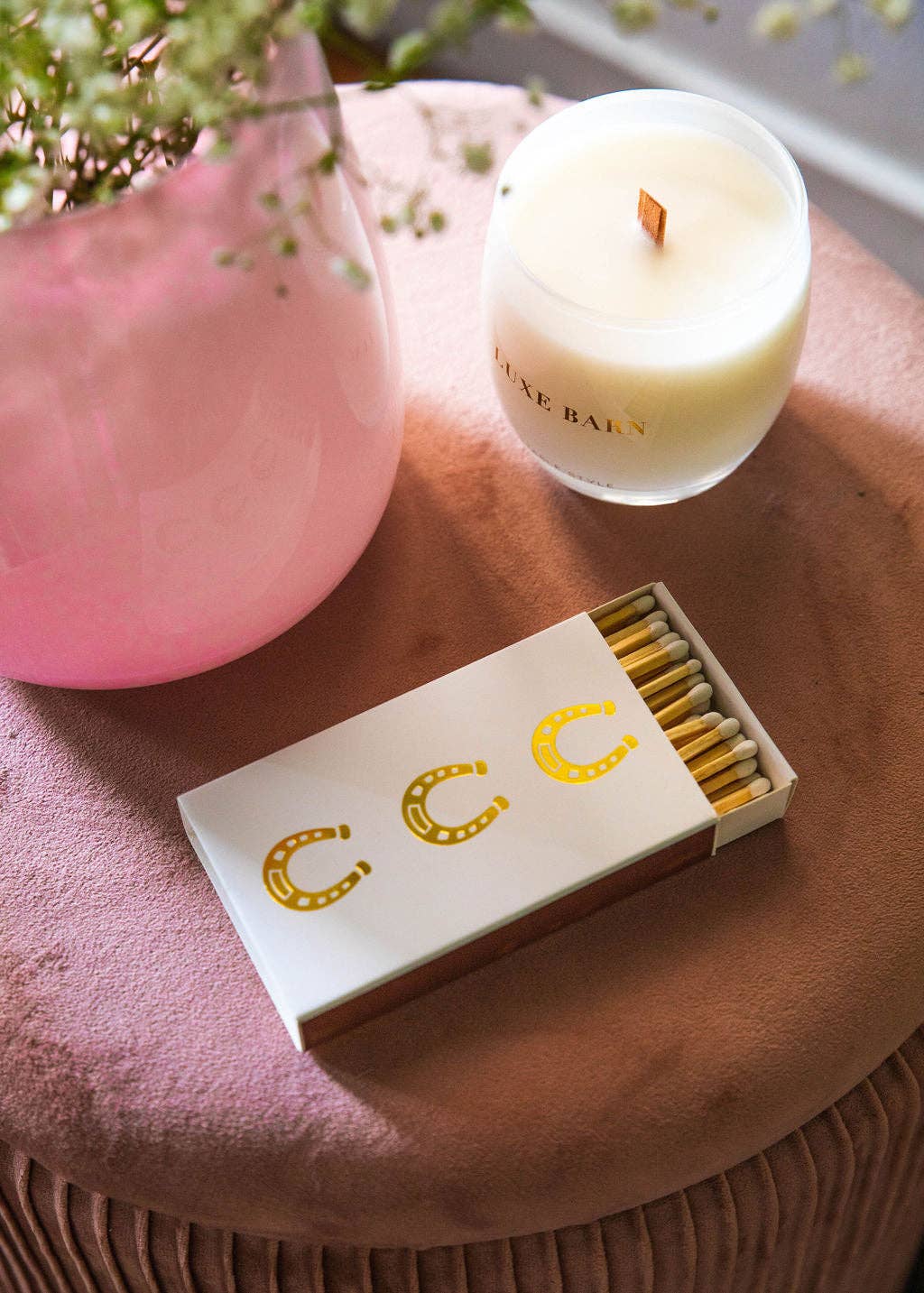 White Oversized Horseshoe Matches Main image