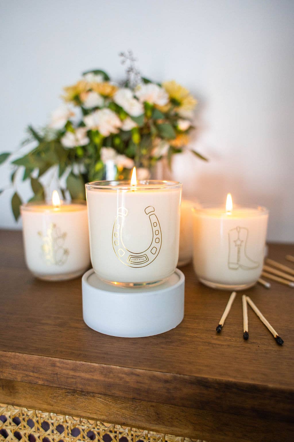 Horseshoe Soy Wax Candle - Lucky  Secondary image